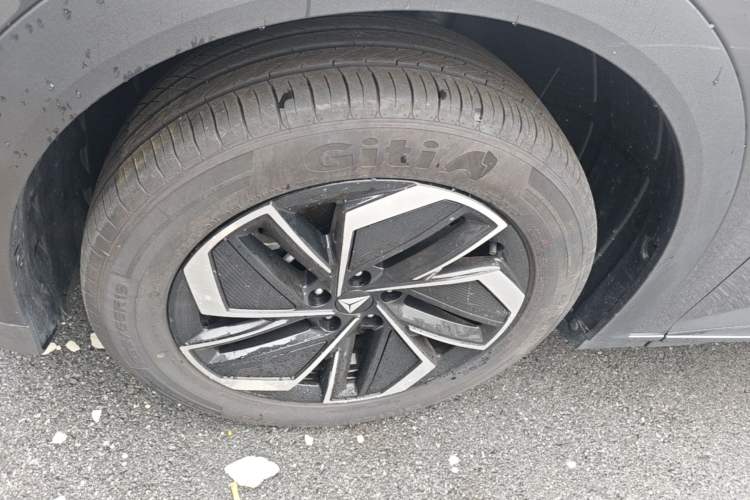 Used Deepal S07 2026 230Ultra with Huawei Qiankun ADS SE Edition Left Front Wheel Hub