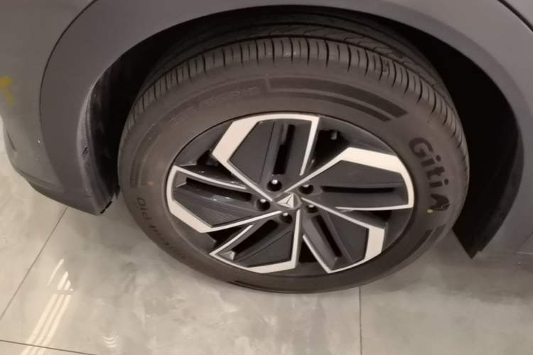 Used Deepal S07 2026 230Ultra with Huawei Qiankun ADS SE Edition Left Front Wheel Hub