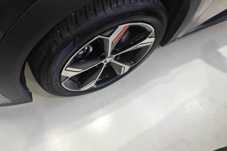 Used Deepal S07 2026 Model 230Max Huawei Qiankun ADS SE Edition Left Front Wheel Hub