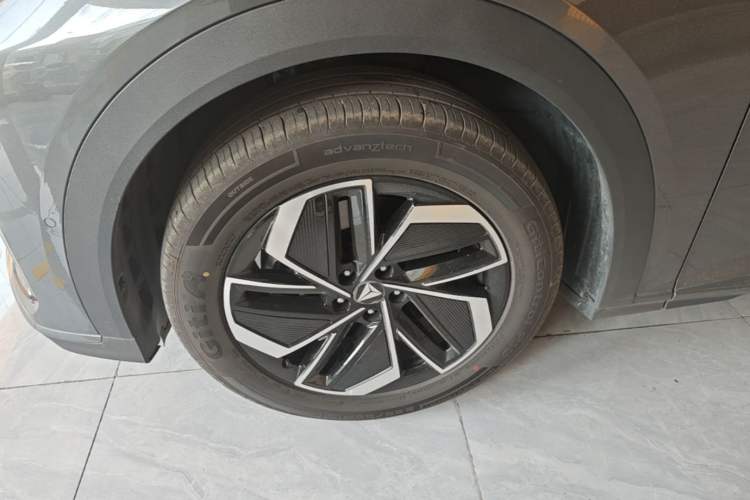 Used Deepal S07 2026 230Ultra with Huawei Qiankun ADS SE Edition Left Front Wheel Hub