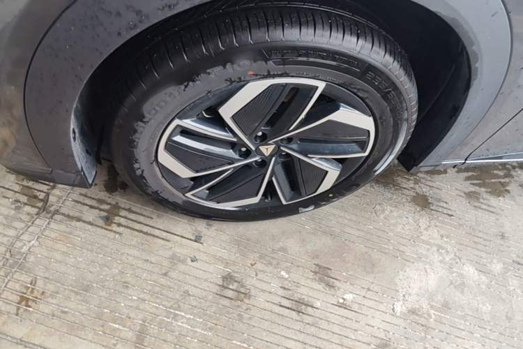Used Deepal S07 2026 230Ultra with Huawei Qiankun ADS SE Edition Left Front Wheel Hub