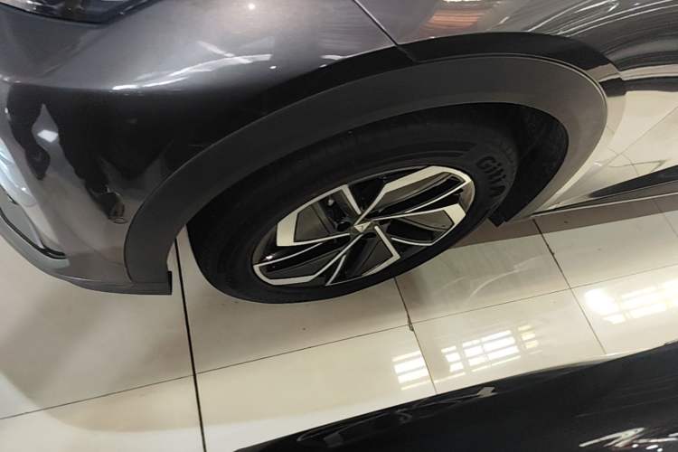 Used Deepal S07 2026 230Ultra with Huawei Qiankun ADS SE Edition Left Front Wheel Hub