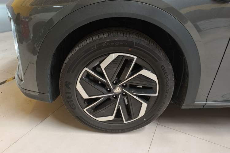 Used Deepal S07 2026 230Ultra with Huawei Qiankun ADS SE Edition Left Front Wheel Hub