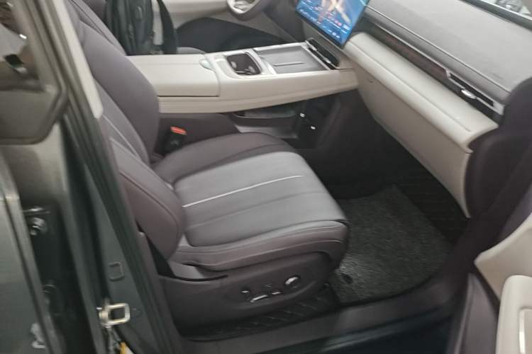 Used Deepal S07 2026 230Ultra with Huawei Qiankun ADS SE Edition Right Front Seat
