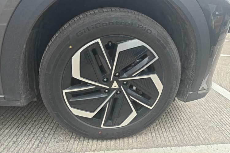 Used Deepal S07 2026 230Ultra with Huawei Qiankun ADS SE Edition Right Front Wheel Hub