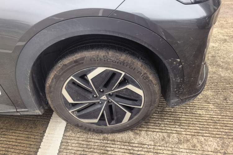 Used Deepal S07 2026 230Ultra with Huawei Qiankun ADS SE Edition Right Front Wheel Hub