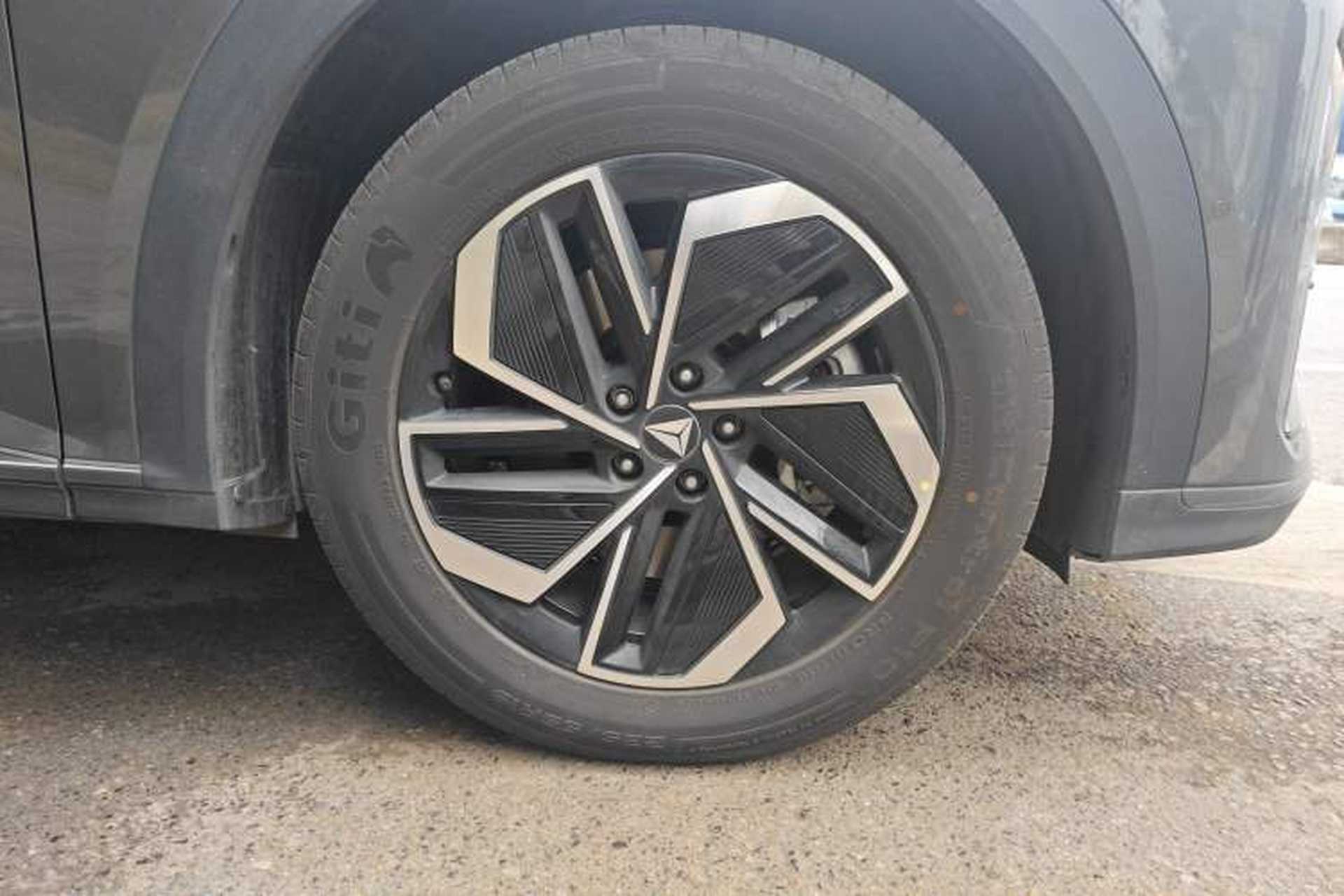 Used Deepal S07 2026 230Ultra with Huawei Qiankun ADS SE Edition Right Front Wheel Hub