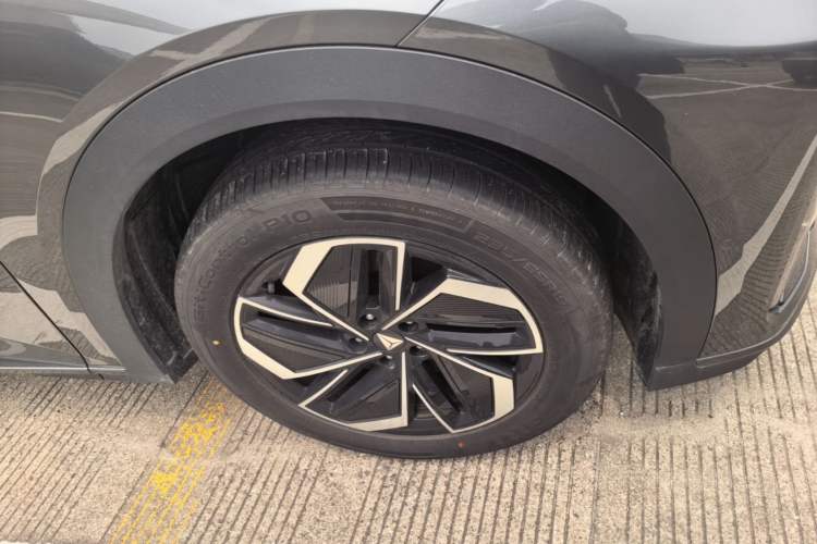 Used Deepal S07 2026 230Ultra with Huawei Qiankun ADS SE Edition Right Front Wheel Hub