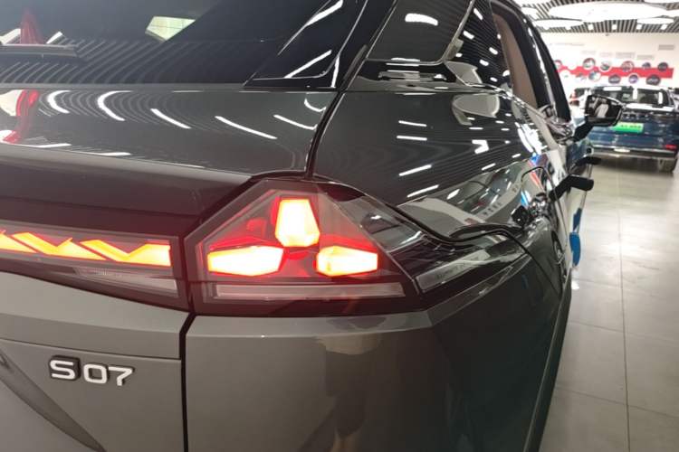 Used Deepal S07 2026 230Ultra with Huawei Qiankun ADS SE Edition Right Rear Taillight