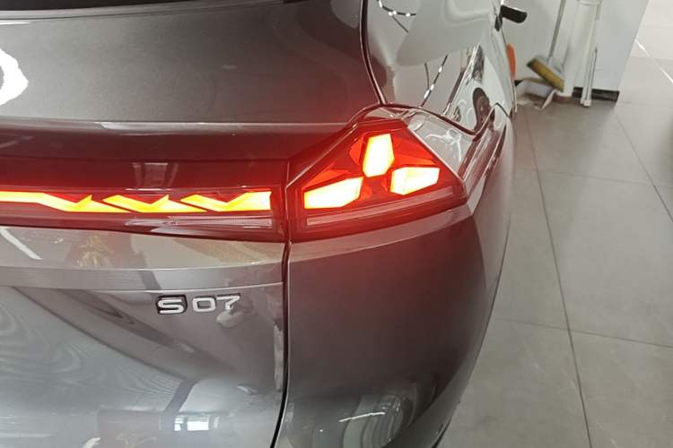 Used Deepal S07 2026 230Ultra with Huawei Qiankun ADS SE Edition Right Rear Taillight