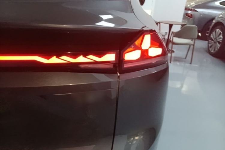 Used Deepal S07 2026 230Ultra with Huawei Qiankun ADS SE Edition Right Rear Taillight