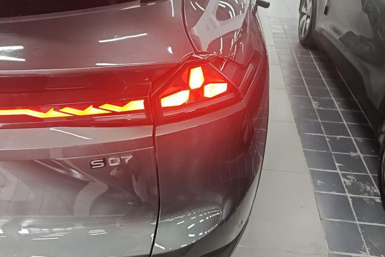 Used Deepal S07 2026 230Ultra with Huawei Qiankun ADS SE Edition Right Rear Taillight