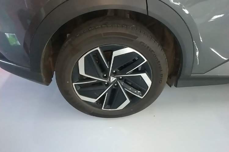 Used Deepal S07 2026 230Ultra with Huawei Qiankun ADS SE Edition Right Rear Wheel Hub