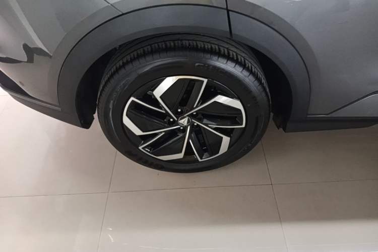 Used Deepal S07 2026 230Ultra with Huawei Qiankun ADS SE Edition Right Rear Wheel Hub