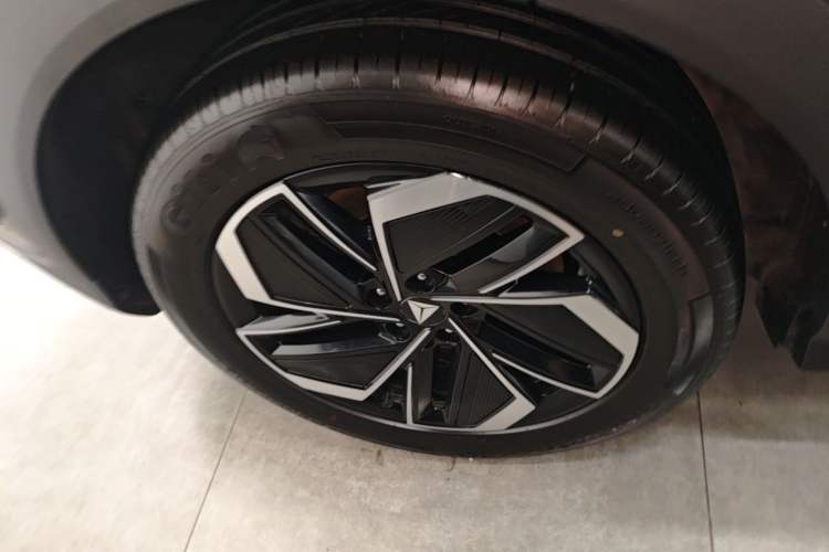 Used Deepal S07 2026 230Ultra with Huawei Qiankun ADS SE Edition Right Rear Wheel Hub