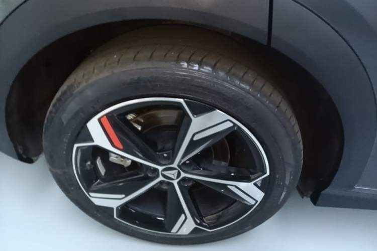 Used Deepal S07 2026 230Ultra with Huawei Qiankun ADS SE Edition Right Rear Wheel Hub