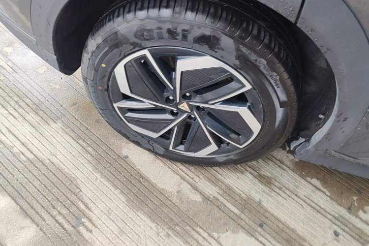 Used Deepal S07 2026 230Ultra with Huawei Qiankun ADS SE Edition Right Rear Wheel Hub