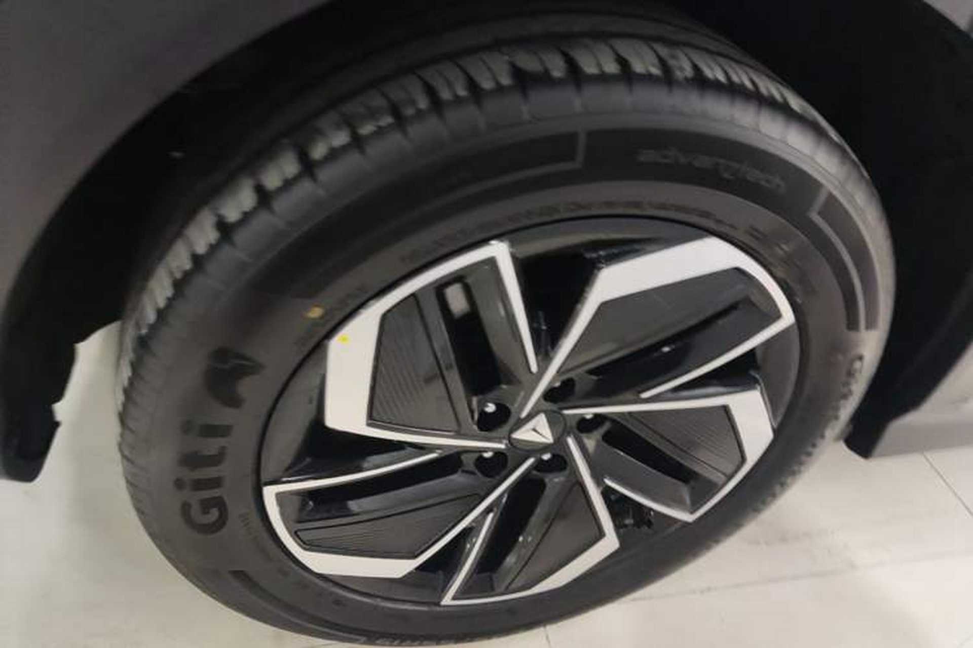 Used Deepal S07 2026 Model 550Max Huawei Qiankun ADS SE Edition Right Rear Wheel Hub