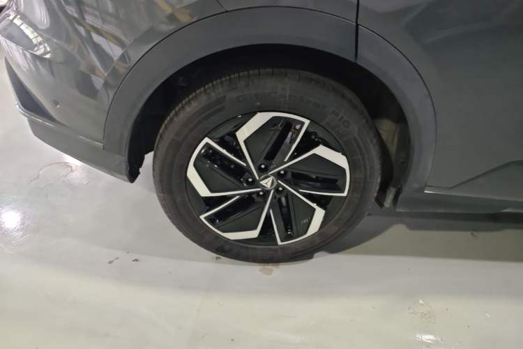 Used Deepal S07 2026 230Ultra with Huawei Qiankun ADS SE Edition Right Rear Wheel Hub