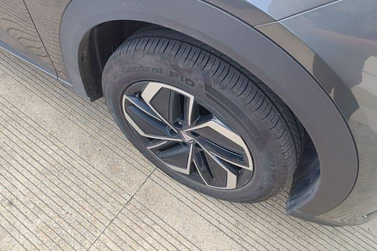 Used Deepal S07 2026 230Ultra with Huawei Qiankun ADS SE Edition Right Front Wheel Hub