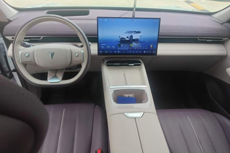 Used Deepal S07 2026 Model 230Plus Huawei Qiankun ADS SE Edition Center Console