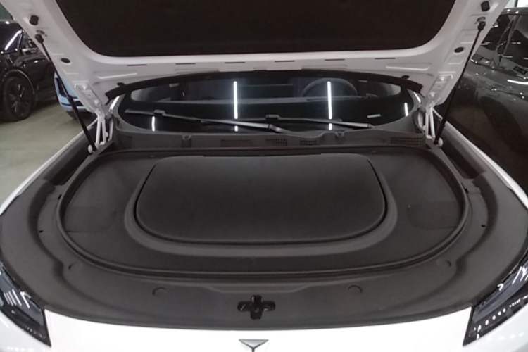 Used Deepal S07 2026 230Ultra with Huawei Qiankun ADS SE Edition Engine Bay