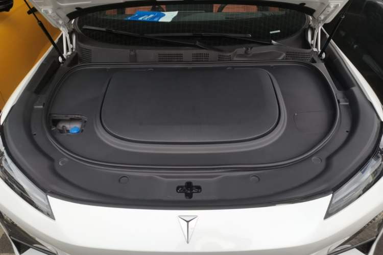 Used Deepal S07 2026 230Ultra with Huawei Qiankun ADS SE Edition Engine Bay