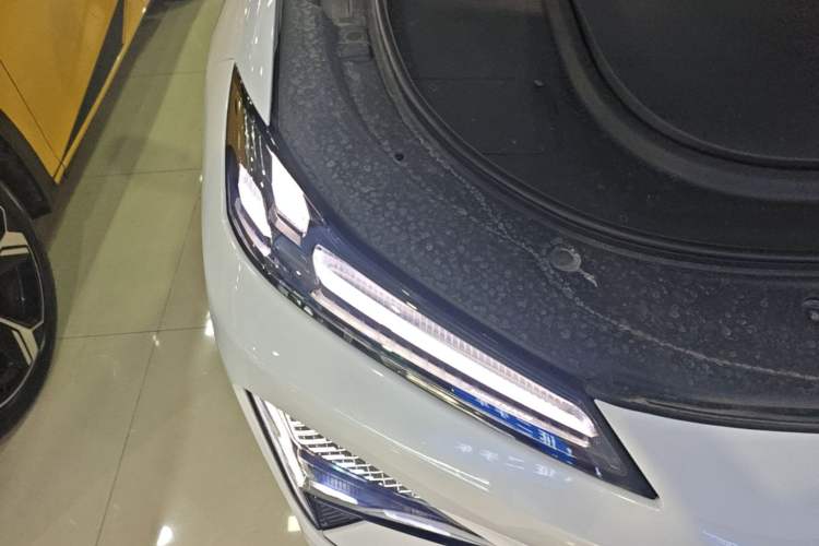 Used Deepal S07 2026 230Ultra with Huawei Qiankun ADS SE Edition Engine Bay Right