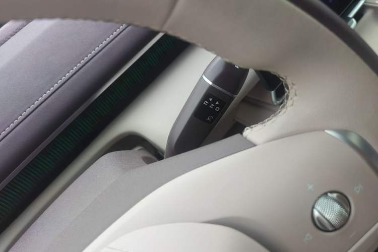 Used Deepal S07 2026 Model 230Plus Huawei Qiankun ADS SE Edition Gear Lever