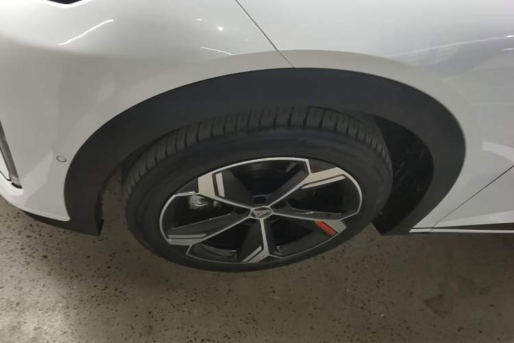 Used Deepal S07 2026 230Ultra with Huawei Qiankun ADS SE Edition Left Front Wheel Hub