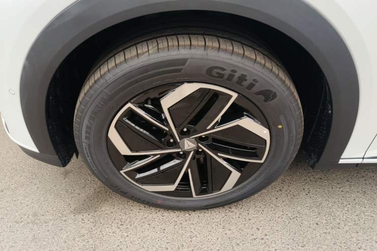 Used Deepal S07 2026 Model 630Max Huawei Qiankun ADS SE Edition Left Front Wheel Hub