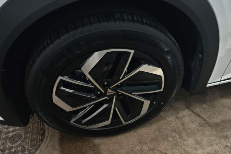 Used Deepal S07 2026 Model 630Max Huawei Qiankun ADS SE Edition Left Front Wheel Hub