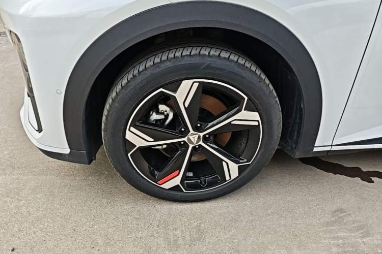 Used Deepal S07 2026 230Ultra with Huawei Qiankun ADS SE Edition Left Front Wheel Hub