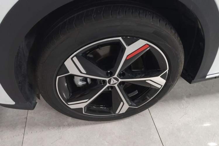 Used Deepal S07 2026 230Ultra with Huawei Qiankun ADS SE Edition Left Front Wheel Hub