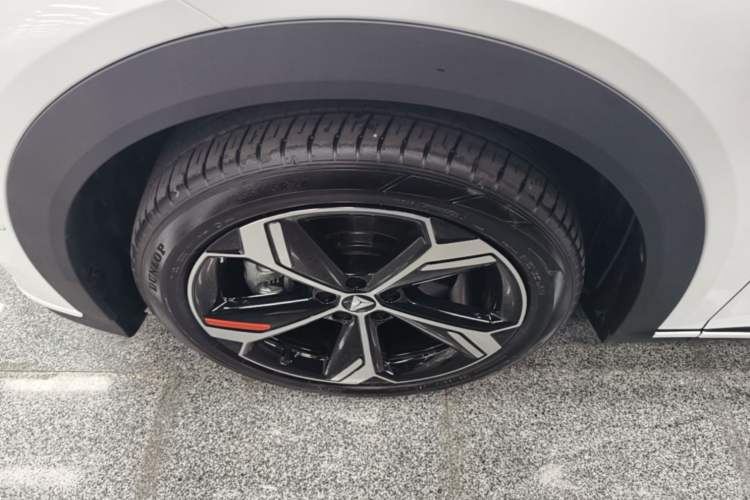 Used Deepal S07 2026 230Ultra with Huawei Qiankun ADS SE Edition Left Front Wheel Hub
