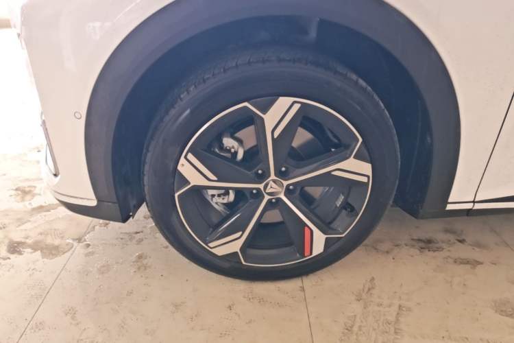 Used Deepal S07 2026 230Ultra with Huawei Qiankun ADS SE Edition Left Front Wheel Hub
