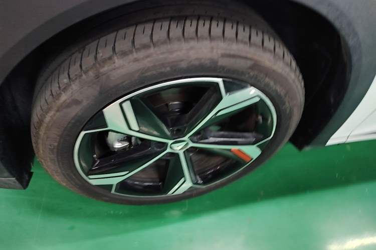 Used Deepal S07 2026 230Ultra with Huawei Qiankun ADS SE Edition Left Front Wheel Hub