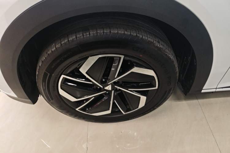 Used Deepal S07 2026 Model 550Max Huawei Qiankun ADS SE Edition Left Front Wheel Hub