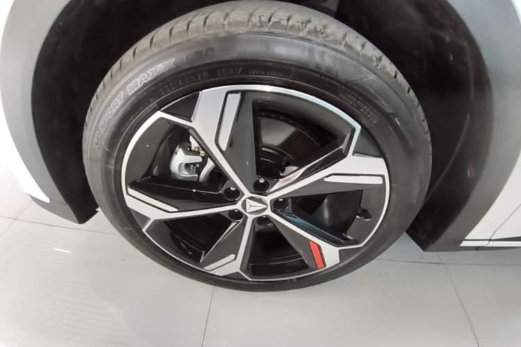 Used Deepal S07 2026 230Ultra with Huawei Qiankun ADS SE Edition Left Front Wheel Hub