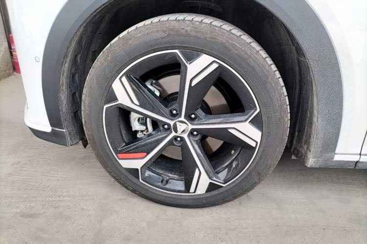 Used Deepal S07 2026 Model 230Max Huawei Qiankun ADS SE Edition Left Front Wheel Hub