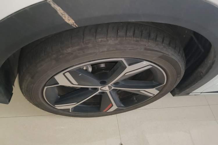 Used Deepal S07 2026 230Ultra with Huawei Qiankun ADS SE Edition Left Front Wheel Hub