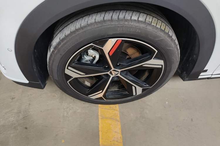 Used Deepal S07 2026 230Ultra with Huawei Qiankun ADS SE Edition Left Front Wheel Hub