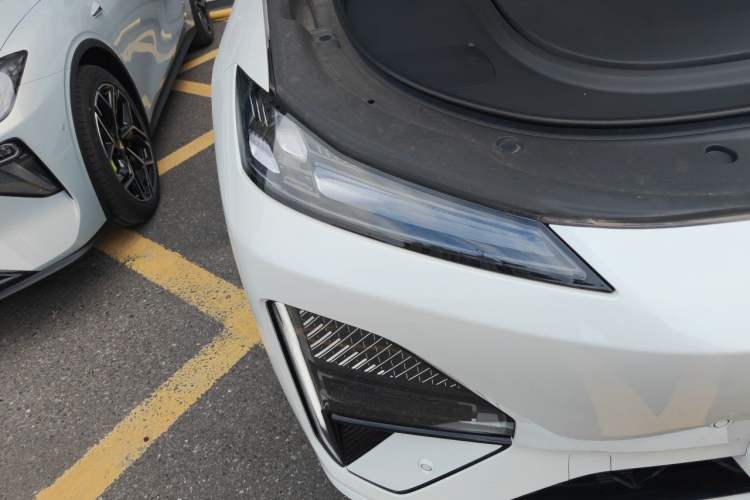 Used Deepal S07 2026 230Ultra with Huawei Qiankun ADS SE Edition Right Front Headlight