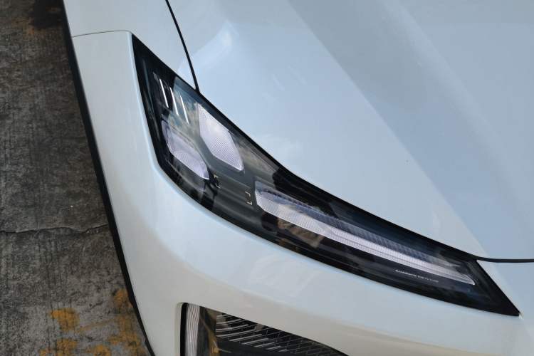 Used Deepal S07 2026 230Ultra with Huawei Qiankun ADS SE Edition Right Front Headlight