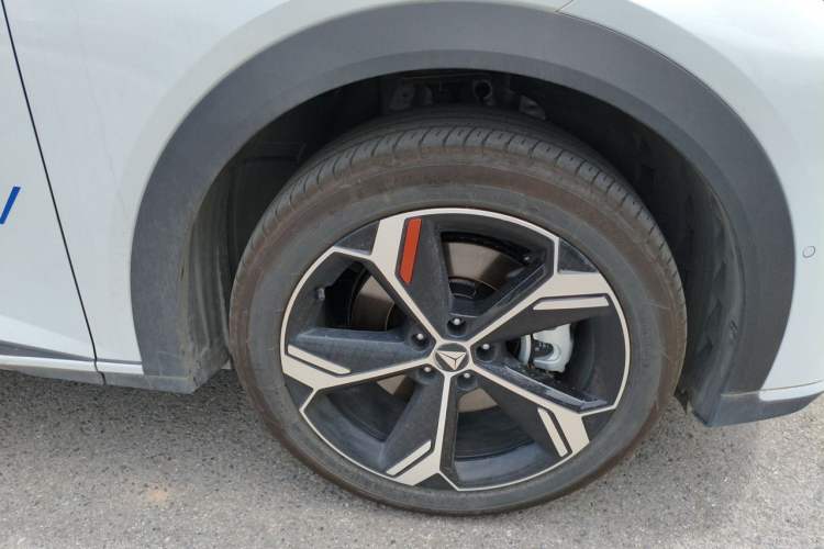 Used Deepal S07 2026 230Ultra with Huawei Qiankun ADS SE Edition Right Front Wheel Hub