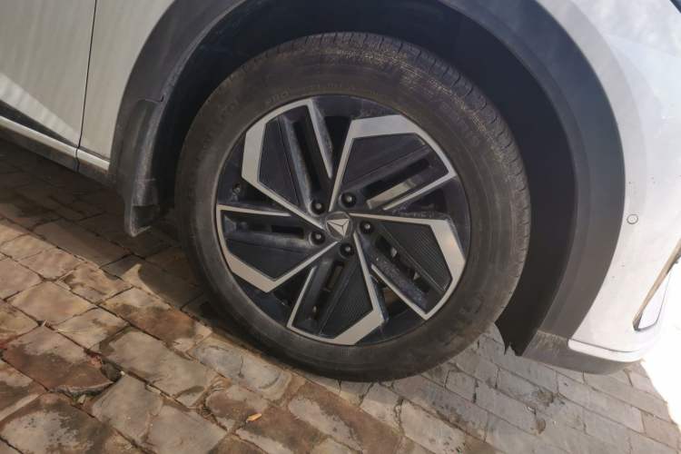 Used Deepal S07 2026 Model 550Ultra Huawei Qiankun ADS SE Edition Right Front Wheel Hub