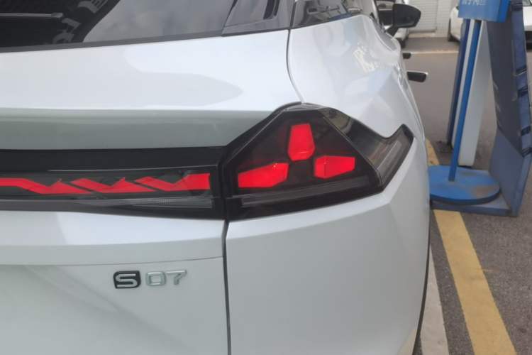Used Deepal S07 2026 230Ultra with Huawei Qiankun ADS SE Edition Right Rear Taillight
