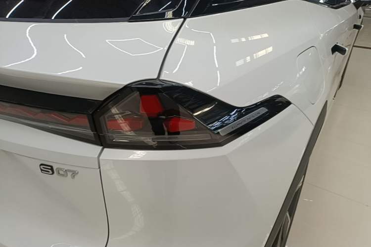 Used Deepal S07 2026 230Ultra with Huawei Qiankun ADS SE Edition Right Rear Taillight