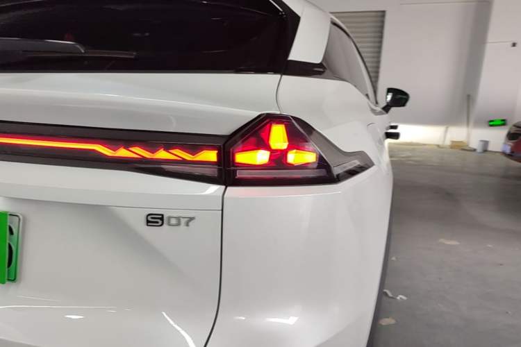 Used Deepal S07 2026 230Ultra with Huawei Qiankun ADS SE Edition Right Rear Taillight