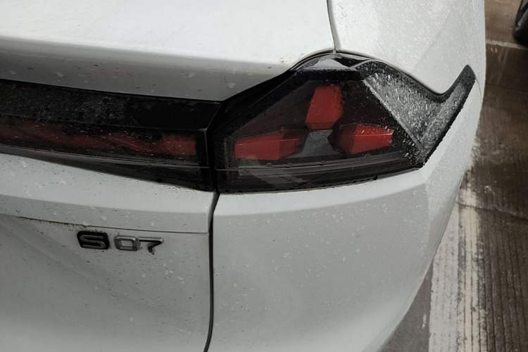 Used Deepal S07 2026 230Ultra with Huawei Qiankun ADS SE Edition Right Rear Taillight